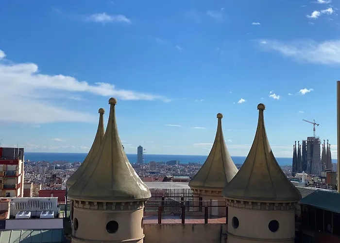 Amazing Sea And Sagrada Familia Views Homey Apartment
