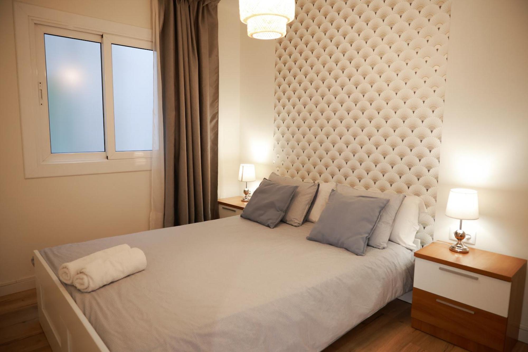 Amazing Sea And Sagrada Familia Views Homey Appartamento