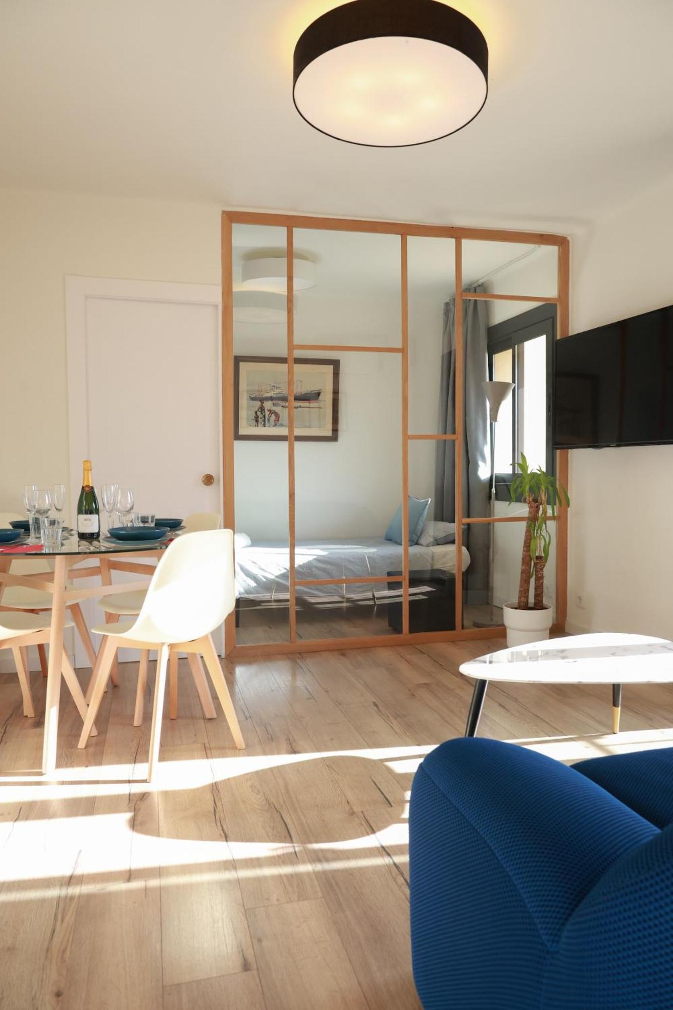 Amazing Sea And Sagrada Familia Views Homey Appartamento Barcellona