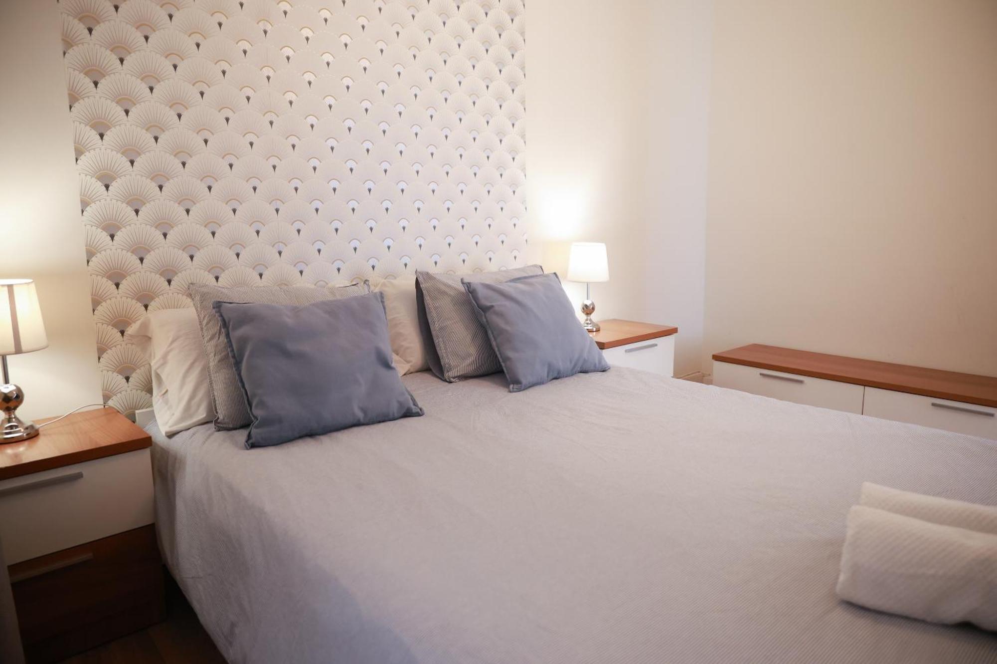 Amazing Sea And Sagrada Familia Views Homey Appartamento Barcellona